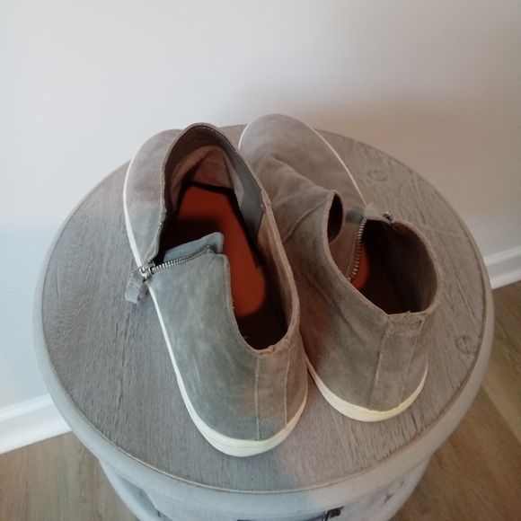 Crown Vintage Shoes - Crown Vintage Size 10 Gray Hightop Sneakers